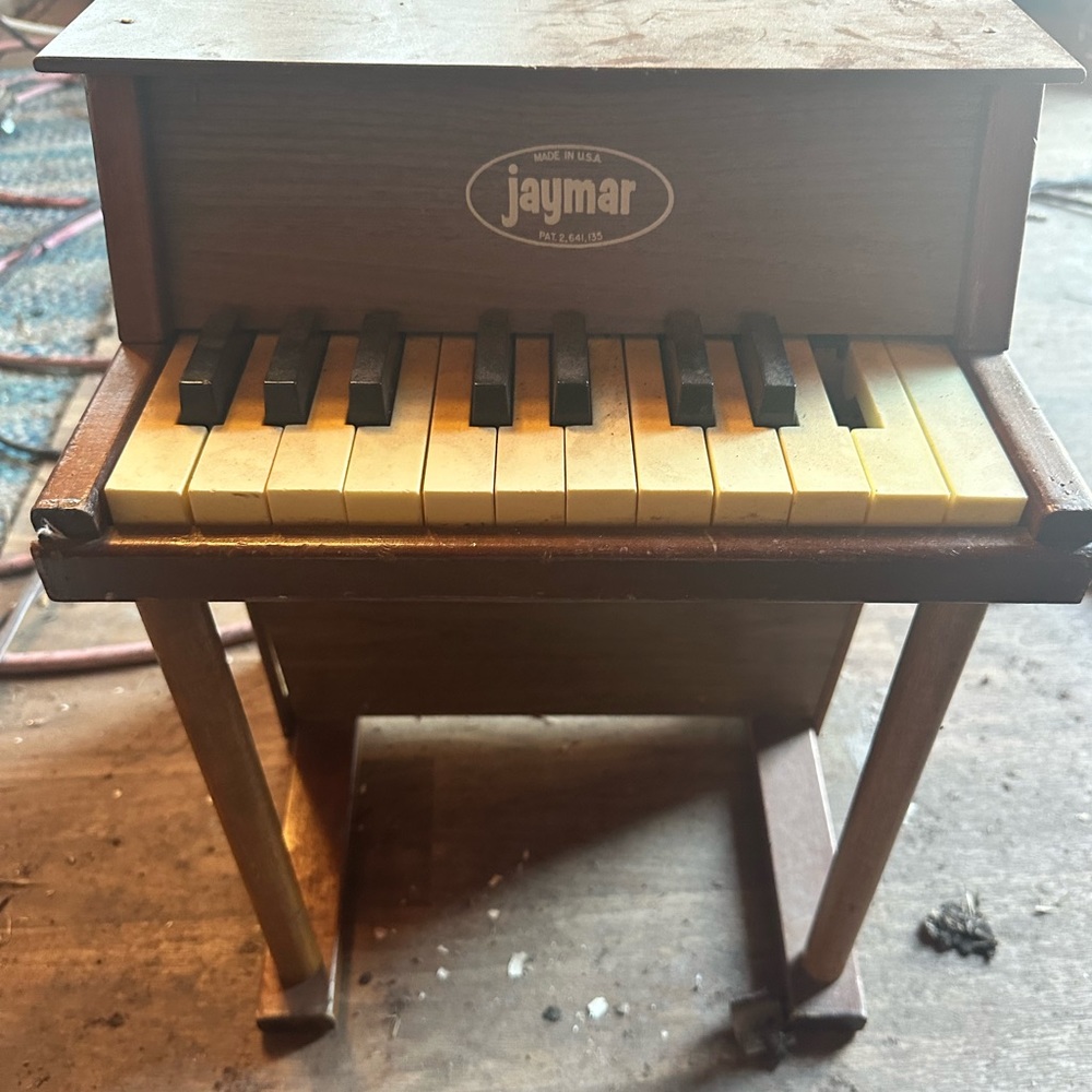 JAYMAR Mini Piano. Pat. 2,641,135